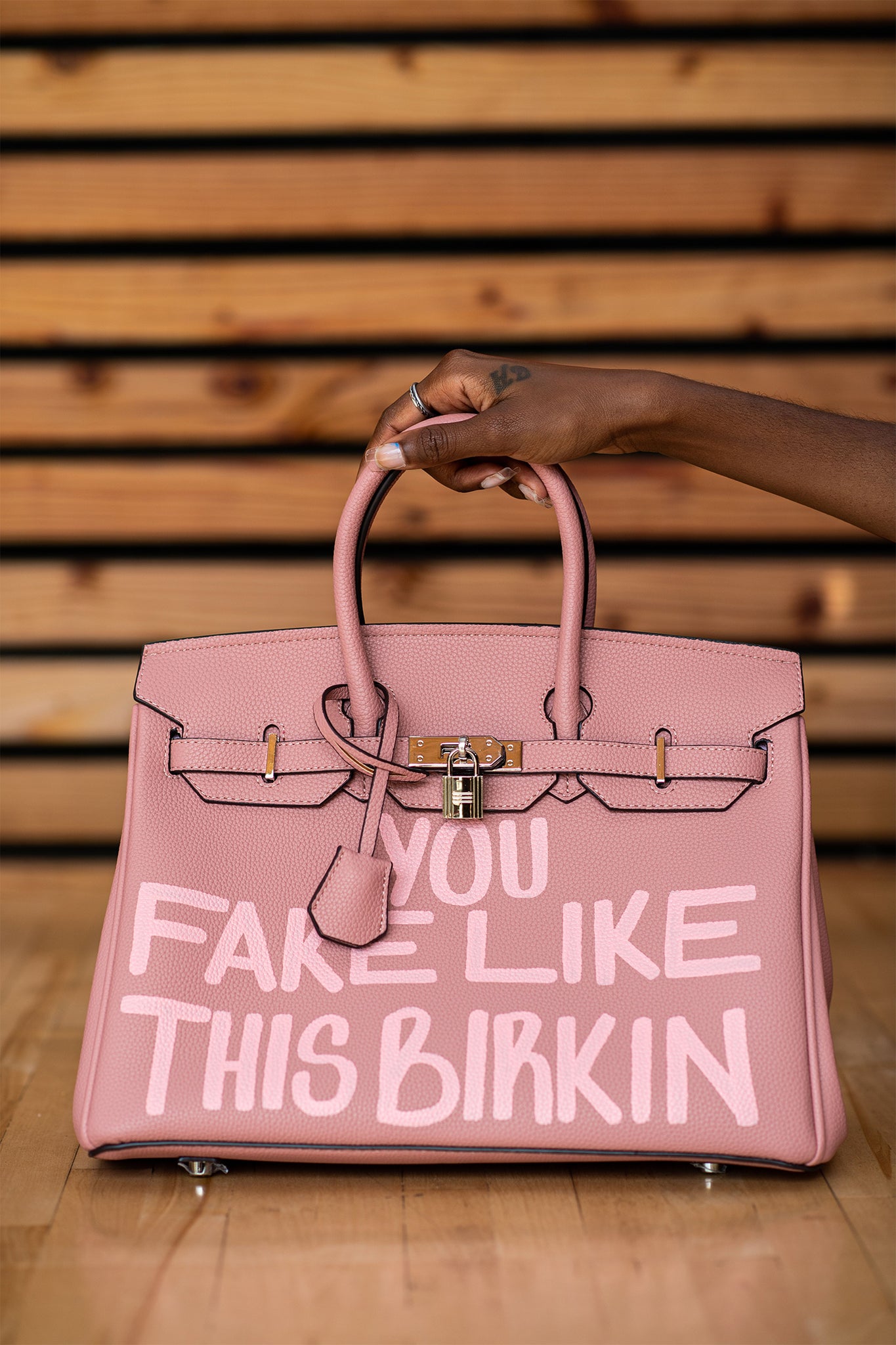 WHAT'S IN MY BAG! YOU FAKE LIKE THIS BIRKIN! 